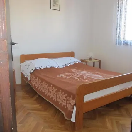 Razum - Three Bedroom Lejlighed *