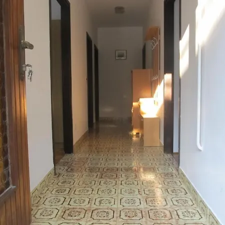 Razum - Three Bedroom * Pula