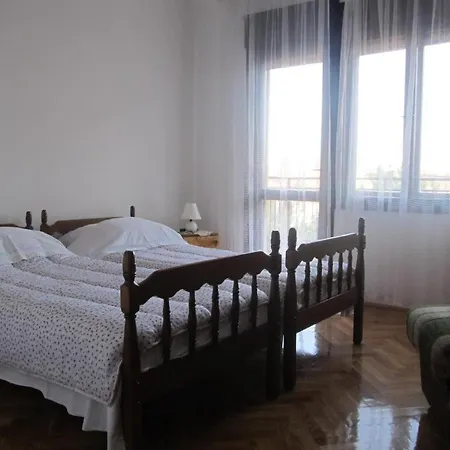 Razum - Three Bedroom * Pula